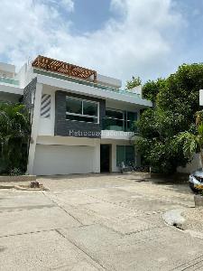 Casa de 4 alcobas en venta en Villa Campestre, Barranquilla, 322 m² · foto 3 de 20