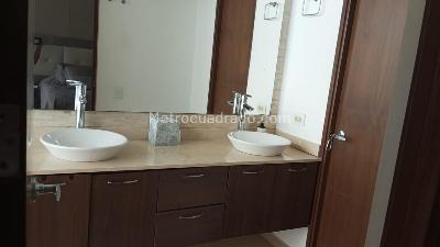 Apartamento de 3 alcobas en venta en Riomar, Barranquilla, 183 m² · foto 4 de 10