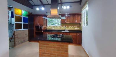 Casa de 5 alcobas en venta en Cerritos, Pereira, 600 m² · foto 10 de 16