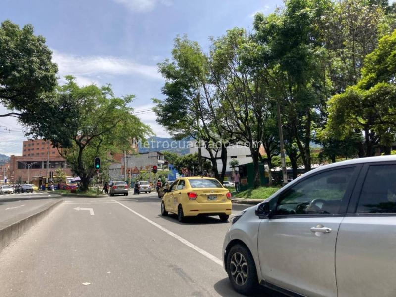 Local Comercial en Arriendo, Laureles, Medellín - Más