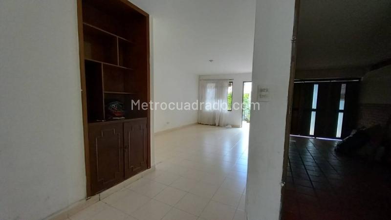 Casa Amplia con Gran Potencial en El Velódromo - 4