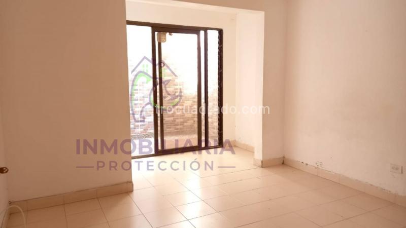 Casa Amplia con Gran Potencial en El Velódromo - 9