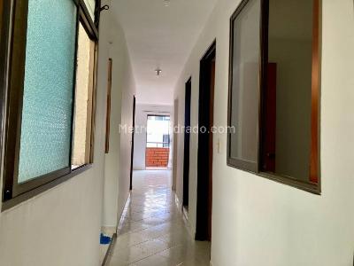 Apartamento en venta en Pilsen, Itagüí · foto 3 de 20