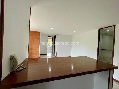 Apartamento de 2 alcobas en arriendo en Patio Bonito, Medellín, 60 m² · foto 2 de 20
