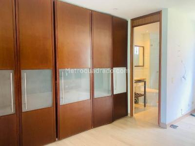 Apartaestudio en arriendo en Lalinde, Medellín, 59 m² · foto 16 de 19