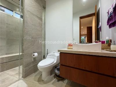 Casa de 4 alcobas en venta en Cristales, Cali, 475 m² · foto 13 de 20