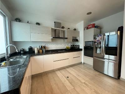 Apartamento de 3 alcobas en venta en Normandia, Cali, 256 m² · foto 12 de 20