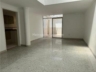 Casa de 4 alcobas en venta en La Flora, Cali, 157 m² · foto 3 de 15