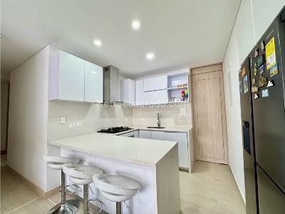 Apartamento de 3 alcobas en venta en Cristales, Cali, 107 m² · foto 7 de 20