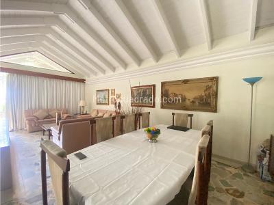 Casa de 5 alcobas en venta en Santa Monica, Cali, 426 m² · foto 2 de 9