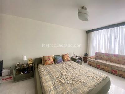Casa de 5 alcobas en venta en Santa Monica, Cali, 426 m² · foto 4 de 9