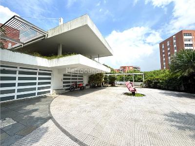 Casa de 5 alcobas en venta en La Arboleda, Cali, 1200 m² · foto 2 de 20