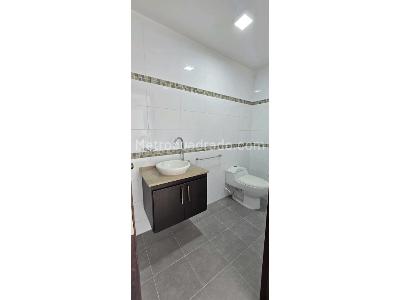 Casa de 4 alcobas en venta en La Flora, Cali, 450 m² · foto 3 de 20
