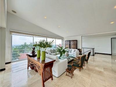 Casa de 4 alcobas en venta en Cristales, Cali, 487 m² · foto 2 de 20