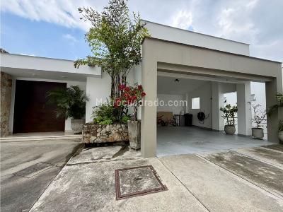 Casa de 4 alcobas en venta en Cristales, Cali, 487 m² · foto 3 de 20