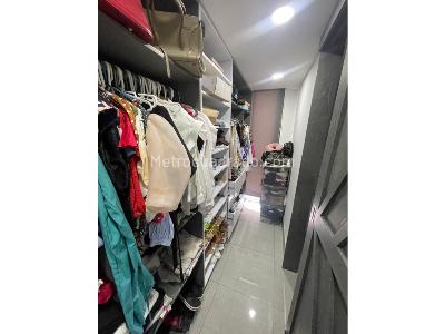 Apartamento de 3 alcobas en venta en Menga, Cali, 167 m² · foto 15 de 20