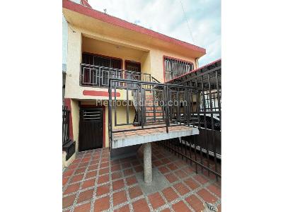 Casa de 4 alcobas en venta en Siete De Agosto, Cali, 162 m² · foto 2 de 17