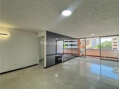 Apartamento de 2 alcobas en venta en Granada, Cali, 95 m² · foto 1 de 13