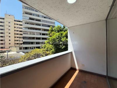 Apartamento de 2 alcobas en venta en Granada, Cali, 95 m² · foto 2 de 13