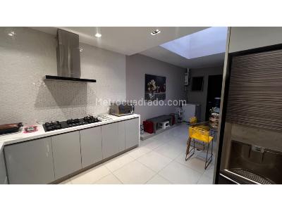 Casa de 5 alcobas en venta en Aguacatal, Cali, 320 m² · foto 4 de 14