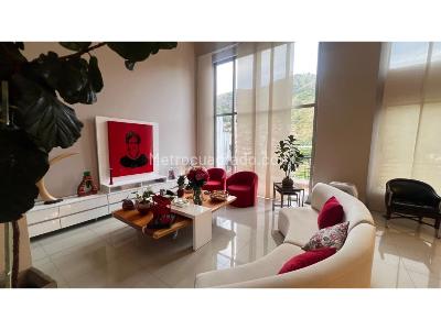 Casa de 5 alcobas en venta en Aguacatal, Cali, 320 m² · foto 8 de 14