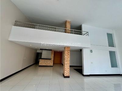 Casa de 4 alcobas en venta en Cristales, Cali, 450 m² · foto 3 de 20