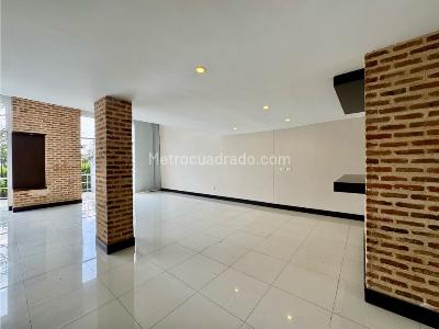Casa de 4 alcobas en venta en Cristales, Cali, 450 m² · foto 10 de 20