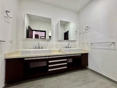Casa de 4 alcobas en venta en Cristales, Cali, 450 m² · foto 11 de 20
