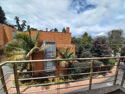 Casa de 3 alcobas en venta en Cerros De Provensa, Bogotá, 189 m² · foto 3 de 20