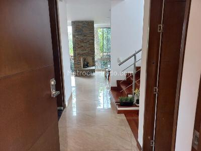 Casa de 3 alcobas en venta en Cerros De Provensa, Bogotá, 189 m² · foto 4 de 20