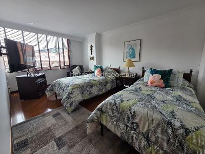 Apartamento de 3 alcobas en venta en Chico Santa Barbara, Bogotá, 141 m² · foto 15 de 19