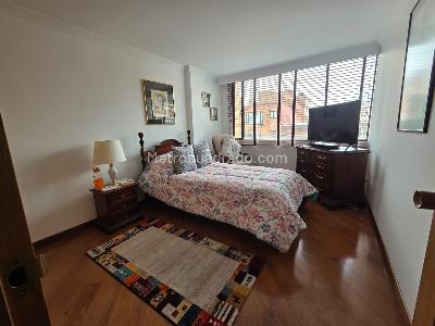 Apartamento de 3 alcobas en venta en Chico Santa Barbara, Bogotá, 141 m² · foto 13 de 19