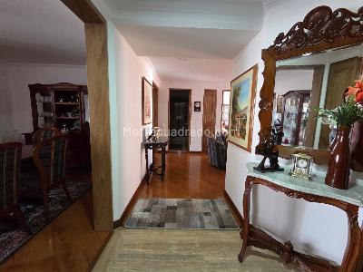 Apartamento de 3 alcobas en venta en Chico Santa Barbara, Bogotá, 141 m² · foto 6 de 19