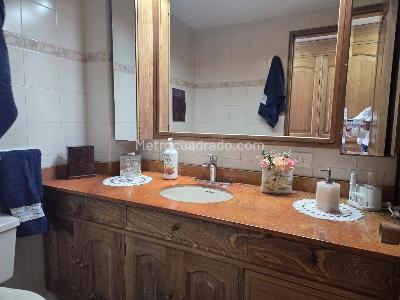 Apartamento de 3 alcobas en venta en Chico Santa Barbara, Bogotá, 141 m² · foto 11 de 19