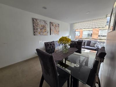 Apartamento de 3 alcobas en venta en Cantabria Colina, Bogotá, 62 m² · foto 2 de 17