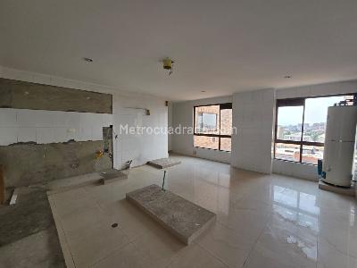 Apartamento de 5 alcobas en venta en Pinar De La Colina, Bogotá, 300 m² · foto 3 de 20