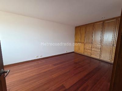 Apartamento de 5 alcobas en venta en Pinar De La Colina, Bogotá, 300 m² · foto 14 de 20