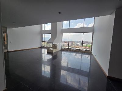 Apartamento de 5 alcobas en venta en Pinar De La Colina, Bogotá, 300 m² · foto 2 de 20