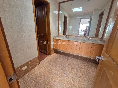 Apartamento de 5 alcobas en venta en Pinar De La Colina, Bogotá, 300 m² · foto 15 de 20