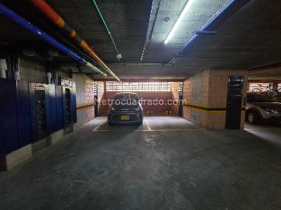 Apartamento de 5 alcobas en venta en Pinar De La Colina, Bogotá, 300 m² · foto 18 de 20