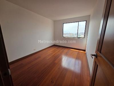 Apartamento de 5 alcobas en venta en Pinar De La Colina, Bogotá, 300 m² · foto 17 de 20