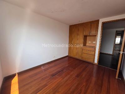 Apartamento de 5 alcobas en venta en Pinar De La Colina, Bogotá, 300 m² · foto 5 de 20
