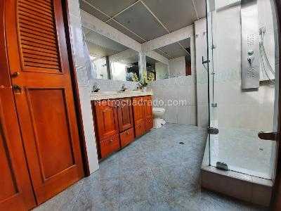Casa de 3 alcobas en venta en Plazuela Iberia, Bogotá, 194 m² · foto 16 de 18
