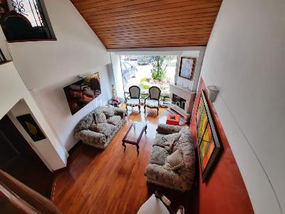 Casa de 3 alcobas en venta en Plazuela Iberia, Bogotá, 194 m² · foto 4 de 18