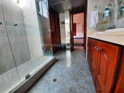 Casa de 3 alcobas en venta en Plazuela Iberia, Bogotá, 194 m² · foto 17 de 18