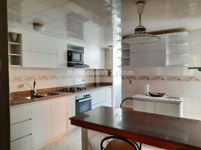 Casa de 3 alcobas en venta en Plazuela Iberia, Bogotá, 194 m² · foto 7 de 18