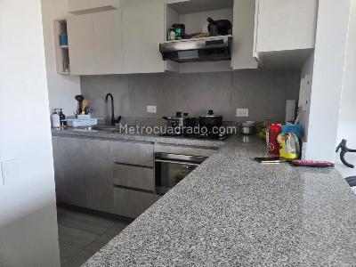 Apartamento de 3 alcobas en venta en Prado Veraniego Norte, Bogotá, 58 m² · foto 3 de 20