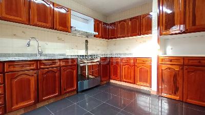 Casa de 5 alcobas en venta en Santa Barbara Oriental, Bogotá, 369 m² · foto 2 de 20