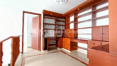 Casa de 5 alcobas en venta en Santa Barbara Oriental, Bogotá, 369 m² · foto 3 de 20