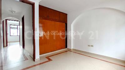 Casa de 5 alcobas en venta en Santa Barbara Oriental, Bogotá, 369 m² · foto 6 de 20